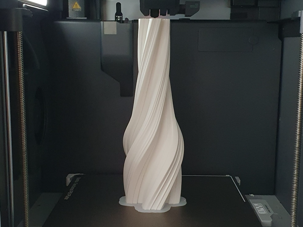 Twisted Vase - 3D printed in Canada by UMore3D